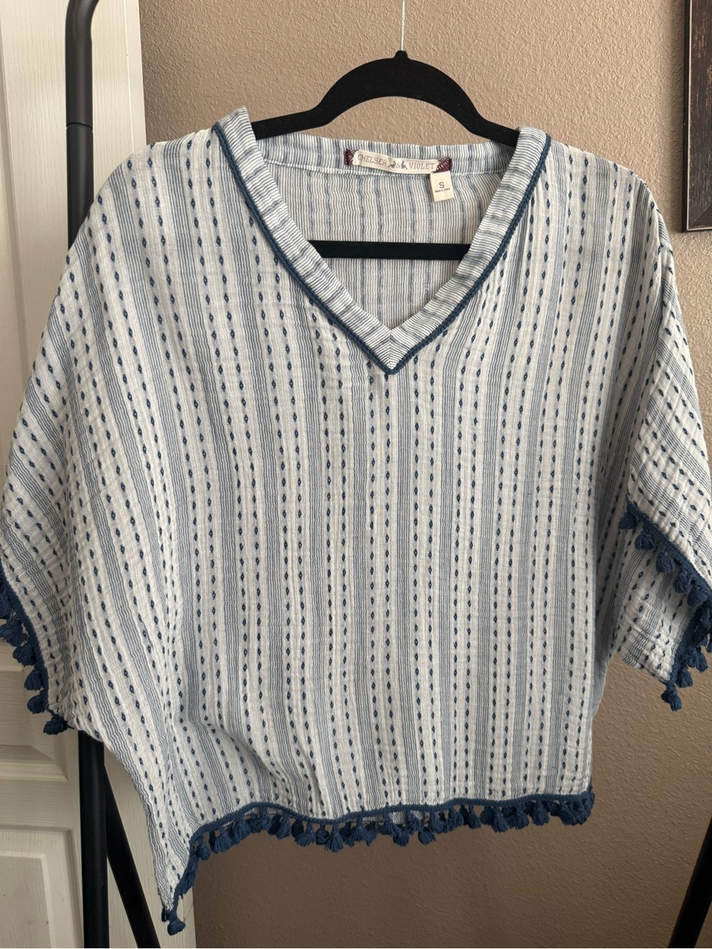 Chelsea & Violet White and Blue Striped V-Neck Tassel Tunic